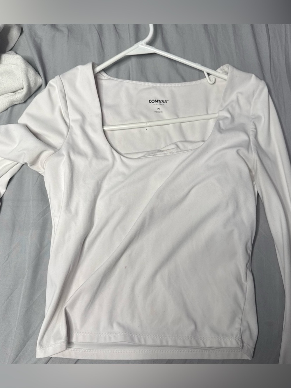 PAC sun white Scoop Neck Long-Sleeve Top